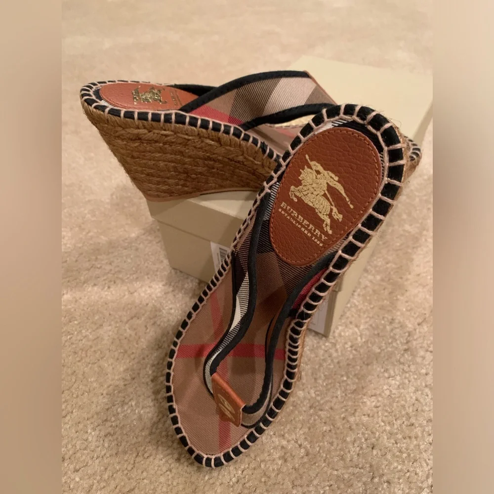 🤎 Burberry Wedges 36 🖤